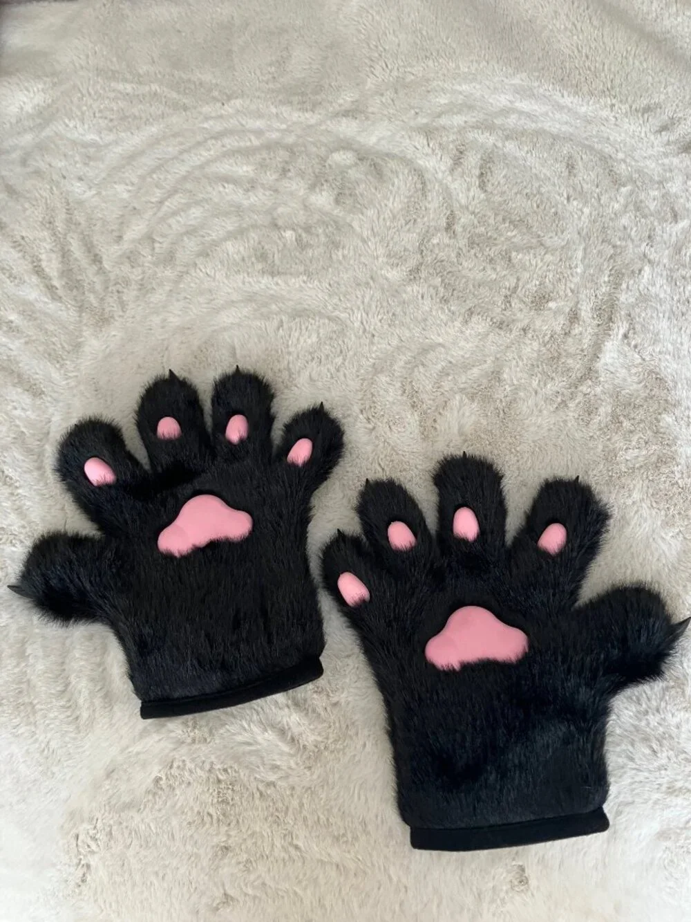 KITTEN MITTENS GLOVES - FAUX FUR - CLAWS - BLACK AND PINK TOES BEANS - NWOT